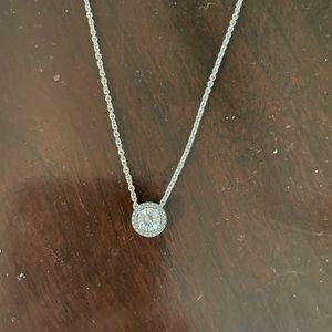 Pandora Round Sparkle Halo necklace
